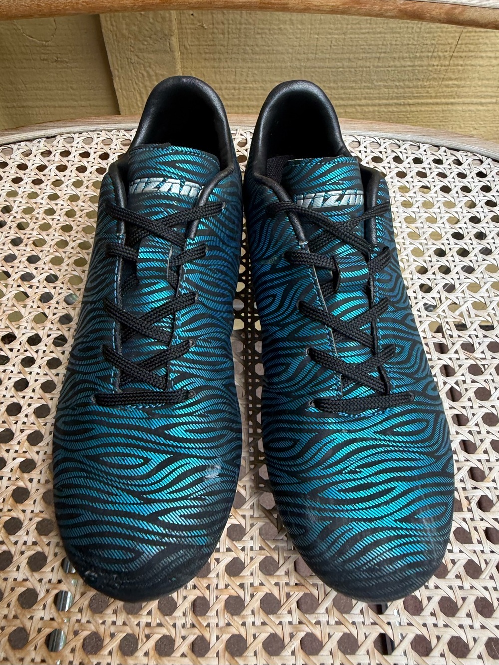 Vizari Teramo Youth Soccer Cleats size 3Y